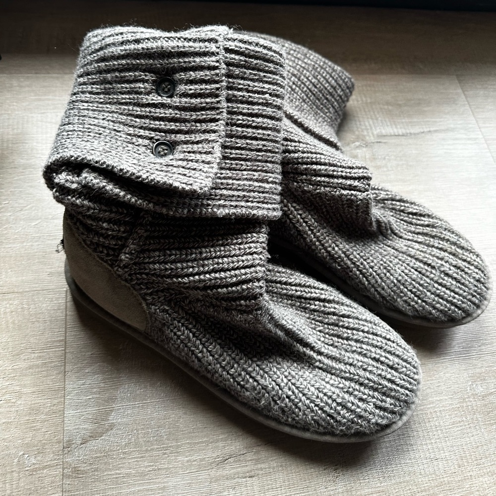 Ugg knit boots